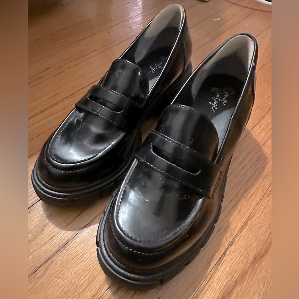 Crown Vintage chunky black loafers